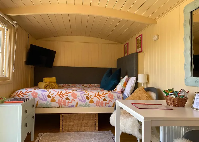 The Hut At Bay Tree Farm, Nympsfield
