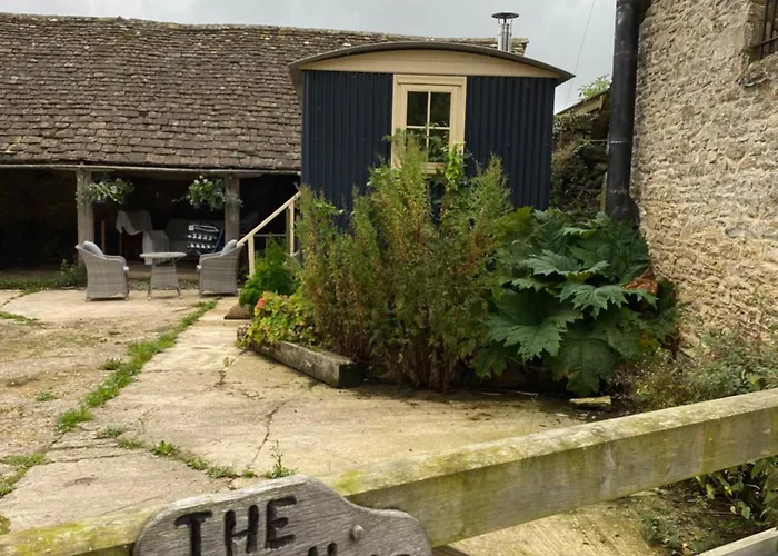 The Hut At Bay Tree Farm, Nympsfield