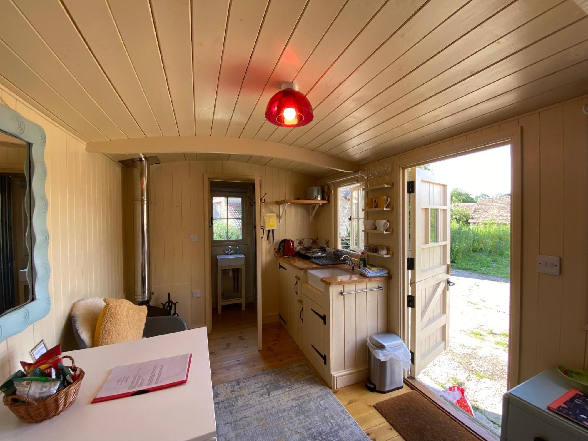 The Hut At Bay Tree Farm,