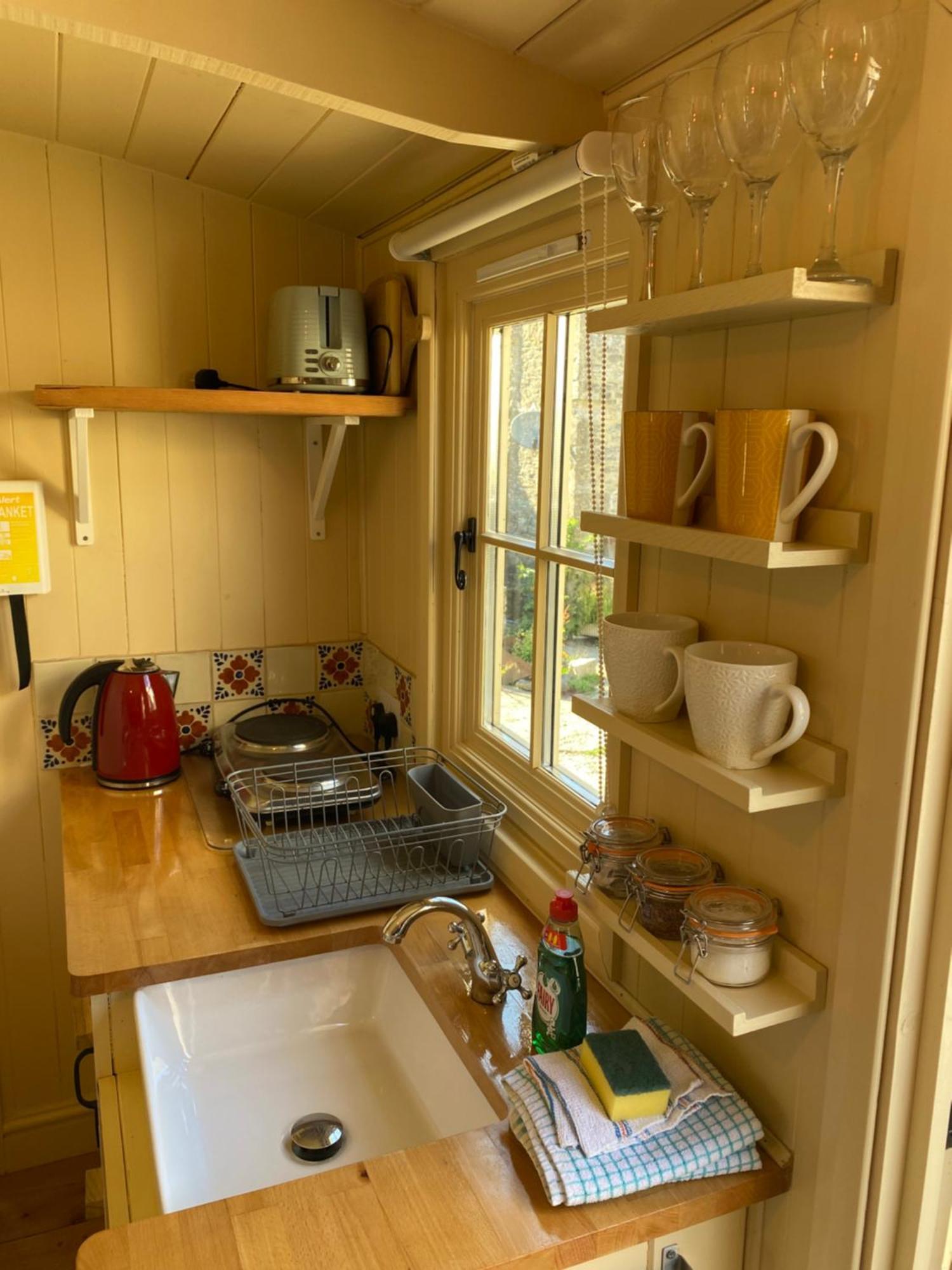The Hut At Bay Tree Farm, Nympsfield