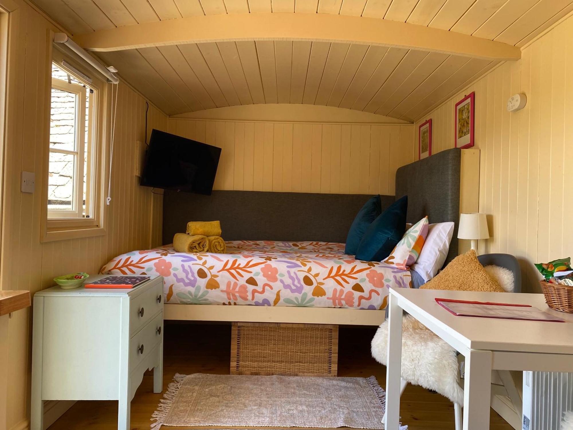 The Hut At Bay Tree Farm, Campsite